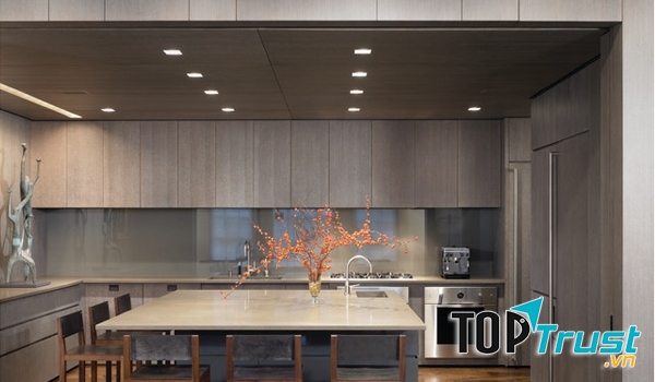 Trần bếp với thiết kế đơn giản và sang trọng