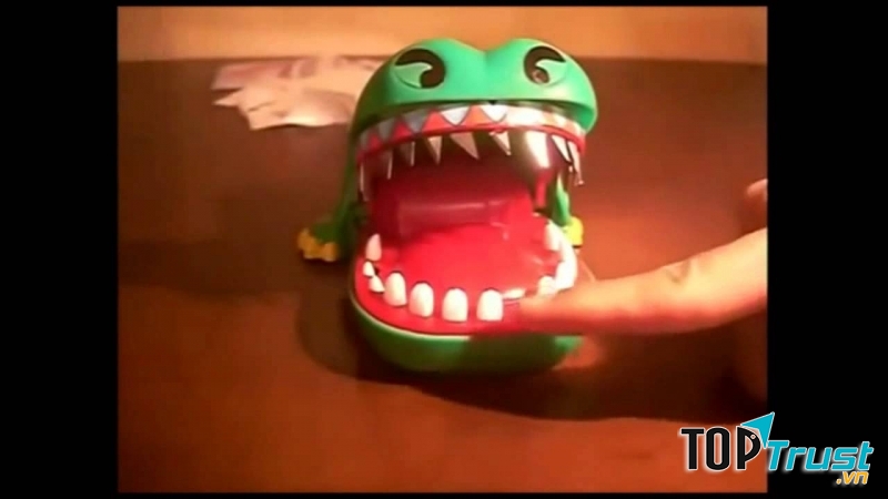 Nhiều đồ chơi có thể làm trẻ bị thương.