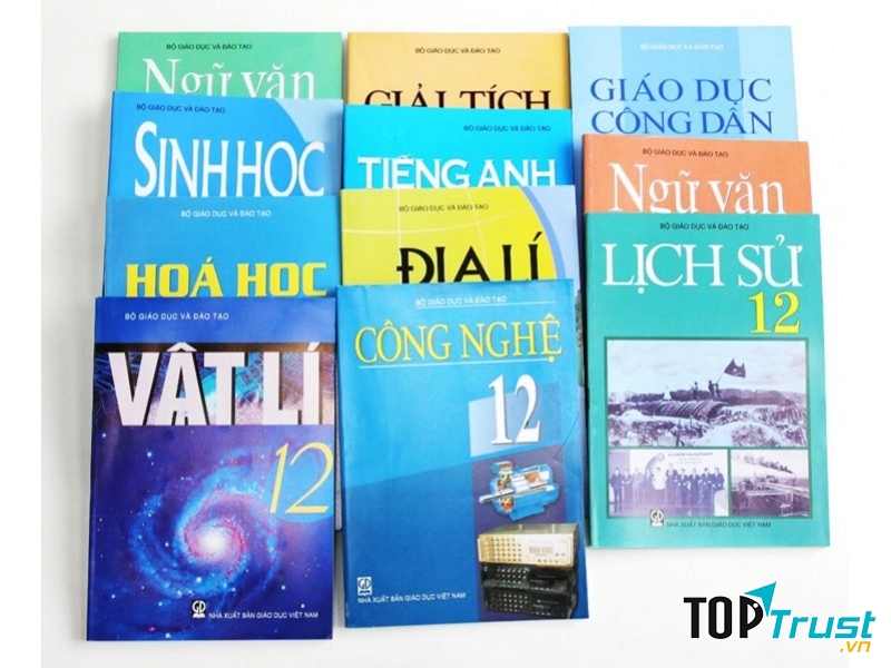 Kiến thức ôn thi căn bản đều ở sách giáo khoa