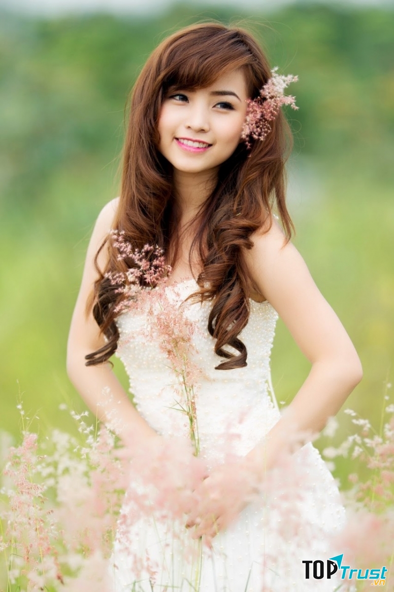 Chọn tông trang điểm tự nhiên để cô dâu xinh nhất