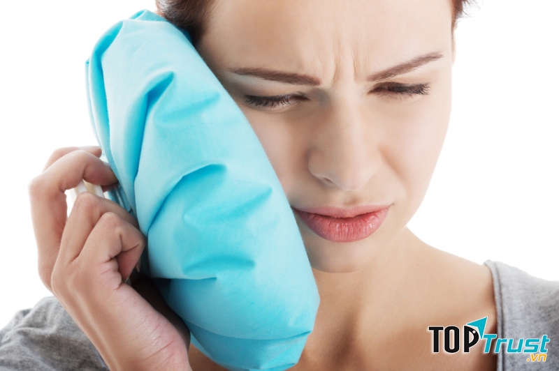 Chữa đau răng tại nhà bằng cách Chườm nóng