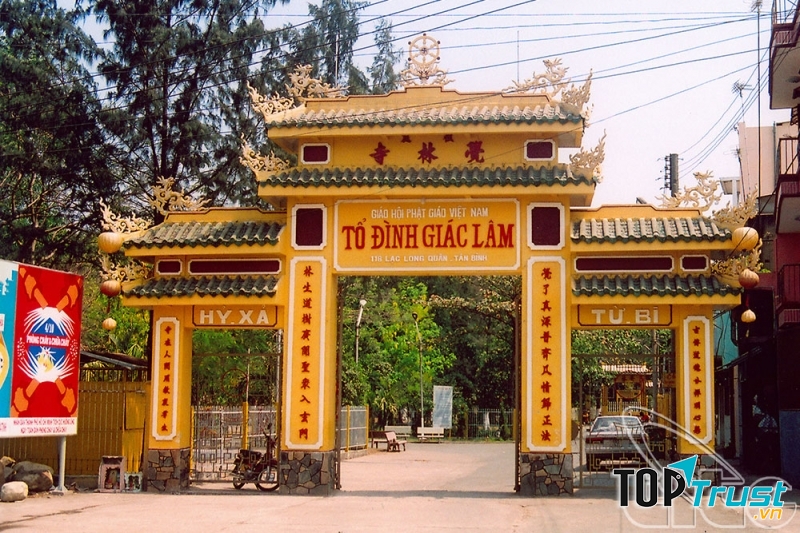 Lối vào Tổ Đình Giác Lâm