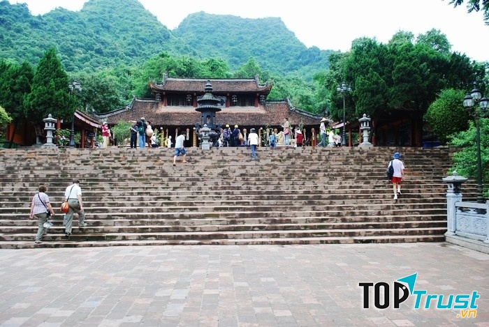 Nam thiên đệ nhất động Chùa Hương