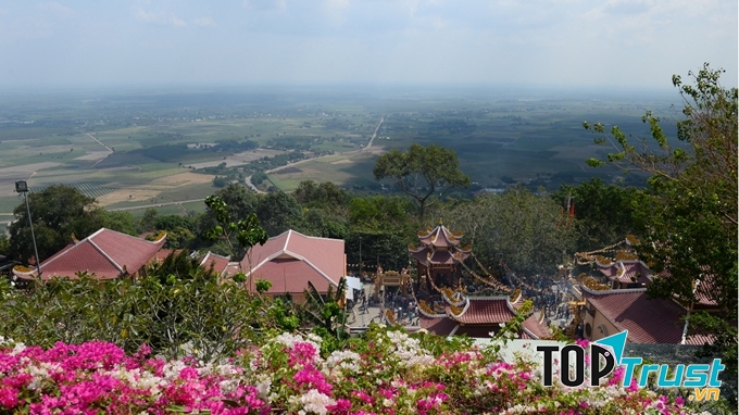 Núi Bà Đen mùa lễ hội