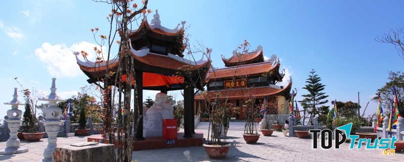 Một góc chùa Linh Ứng Bà Nà-Đà Nẵng