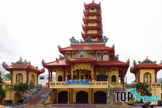 Chính điện của chùa.