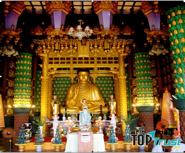 Chánh điện chùa Minh Tịnh.