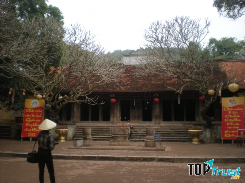 Chùa Côn Sơn - hay có tên gọi khác là Chùa Hun