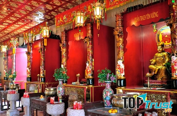 Chùa Ông - Quảng Triệu Hội Quán