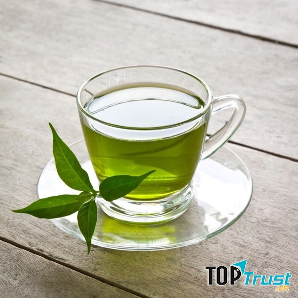 Trà xanh có tính chất kháng khuẩn cực cao và có khả năng giúp ngăn chặn hoặc làm chậm sự phát triển của sâu răng một cách hiệu quả