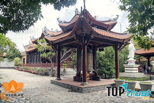 Tháp chuông Chùa Sùng Đức - Thủ Đức