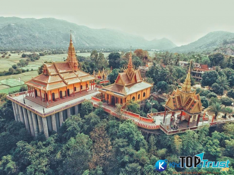 Toàn cảnh Chùa Tà Pạ chụp từ trên cao