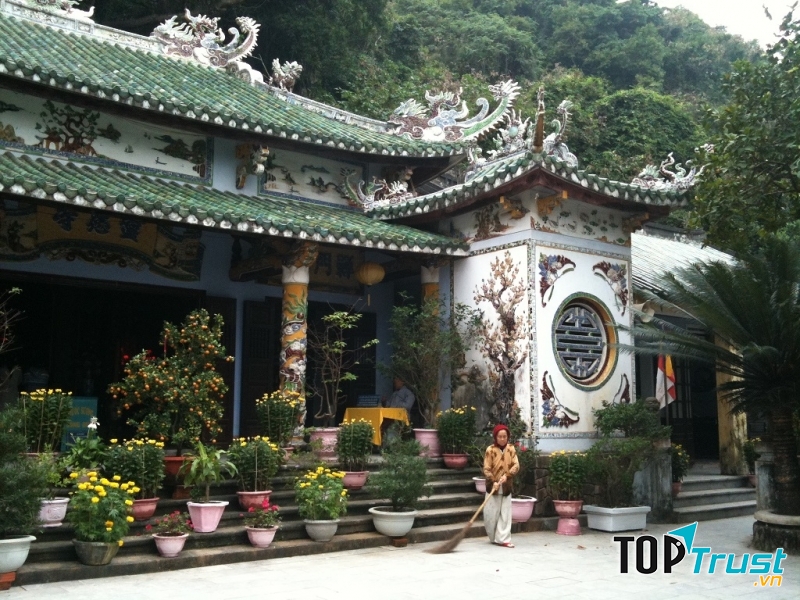 Một góc chùa Tam Thai
