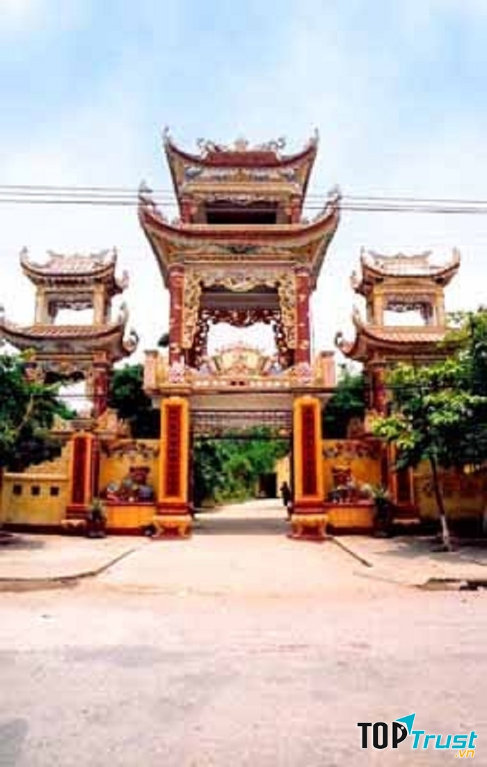 Tam quan Chùa Thánh Ân