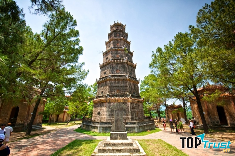 Chùa Thiên Mụ.