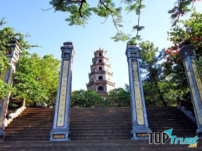 Tháp Phước Duyên - Biểu tượng chùa Thiên Mụ