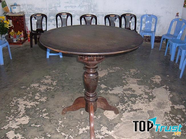 Chiếc bàn xoay tại chùa Thiên Vương Cổ Sát