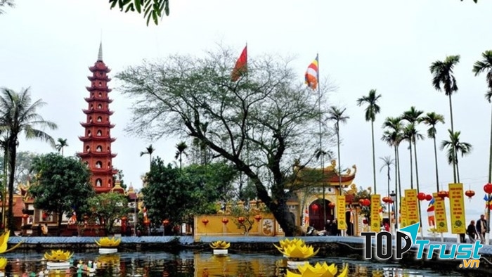 Chùa Trấn Quốc trước kia có tên là Chùa Khai Quốc