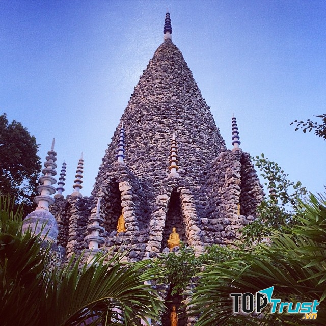 Đến chùa Từ Vân