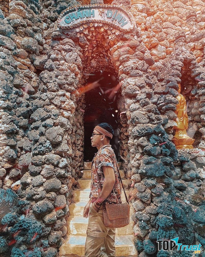 Đến chùa Từ Vân