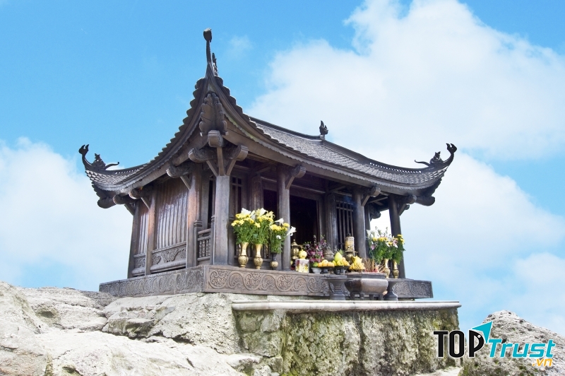 Chùa Đồng Yên Tử - một cõi mây trời nước Việt