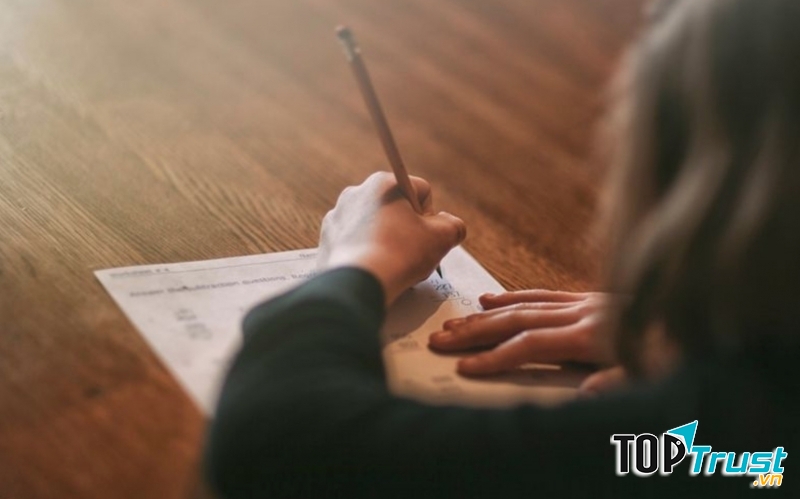 Cách này cũng sẽ giúp bạn thực hành được khả năng nói của mình mà không cần một ngươi đối diện.