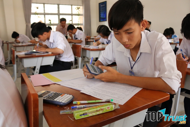 Thí sinh nên lựa chọn loại bút chì mềm để dễ tô đáp án.