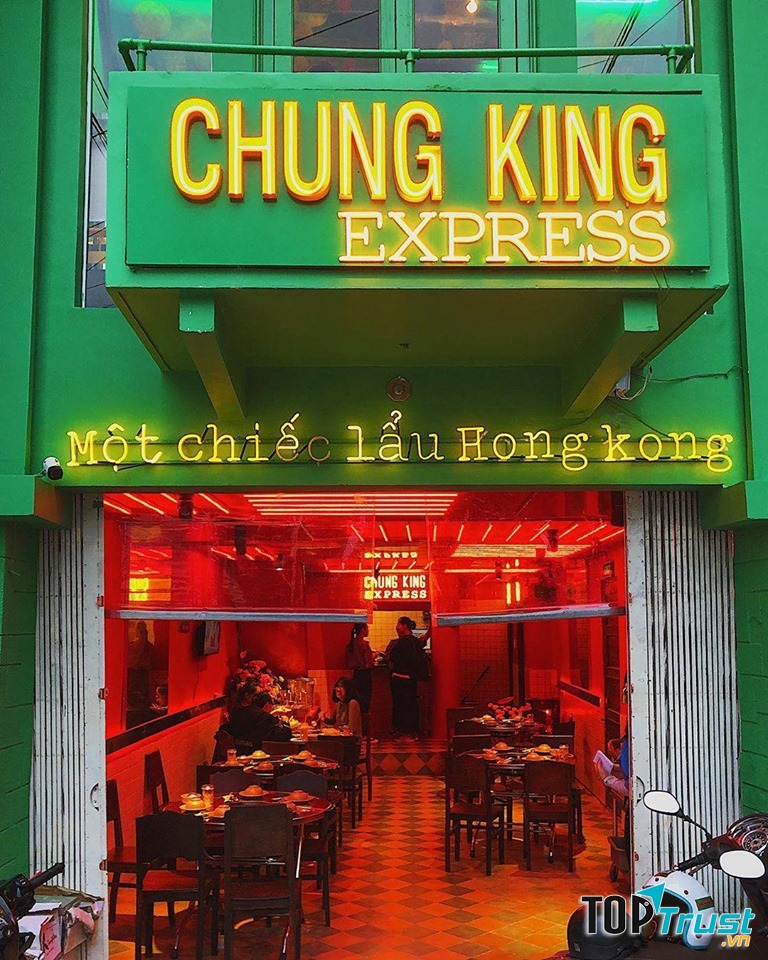 Nước lẩu đặc trưng như chính cái khác lạ của ChungKing Express
