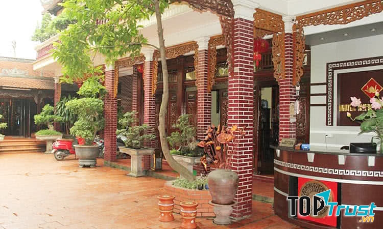 Nhà hàng Lê Văn Dực