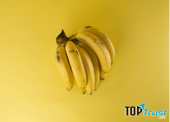 Trong chuối chứa rất nhiều chất sắt, giúp ích cho quá trình tạo máu