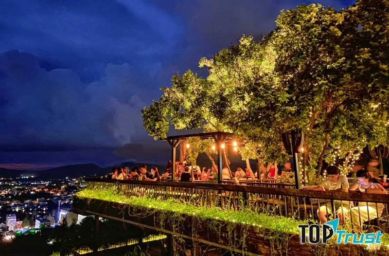 Chuồn Chuồn Bistro & Bar