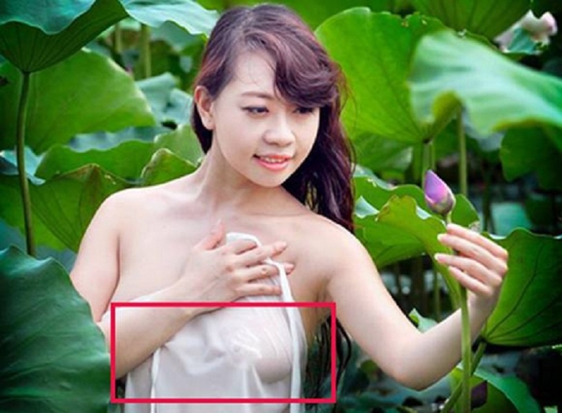 Không mặc nội y khi chụp hình.