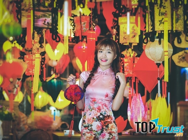 Buổi tối là thời điểm tuyệt vời nhất để thực hiện bộ ảnh Tết Trung thu cho mình.