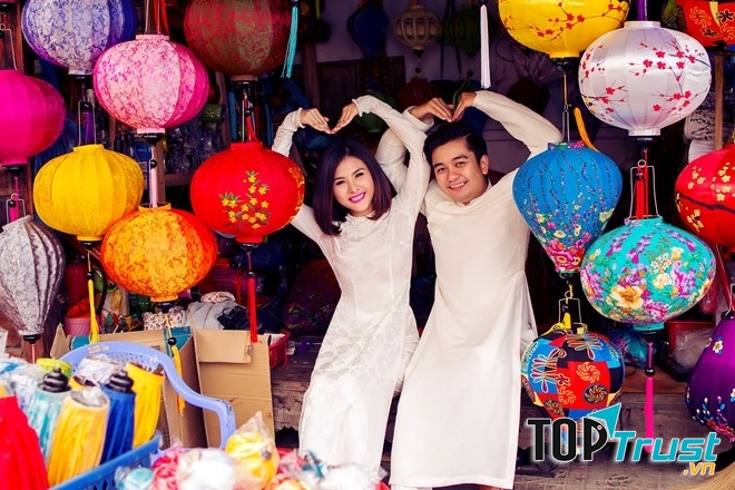 Khi đến phố cổ bạn đừng quên chụp hình lưu niệm nhé.