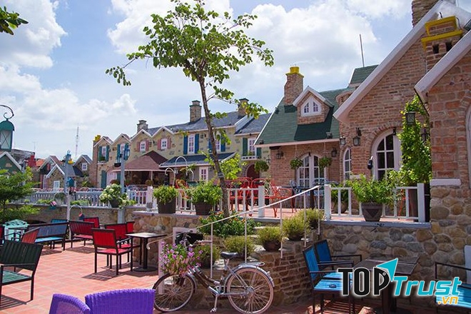 City House Cafe - Sân Vườn Lãng Mạn