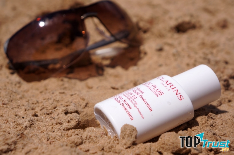 Kem chống nắng Clarins UV Plus HP Day Screen High Protection  SPF40/ PA+++