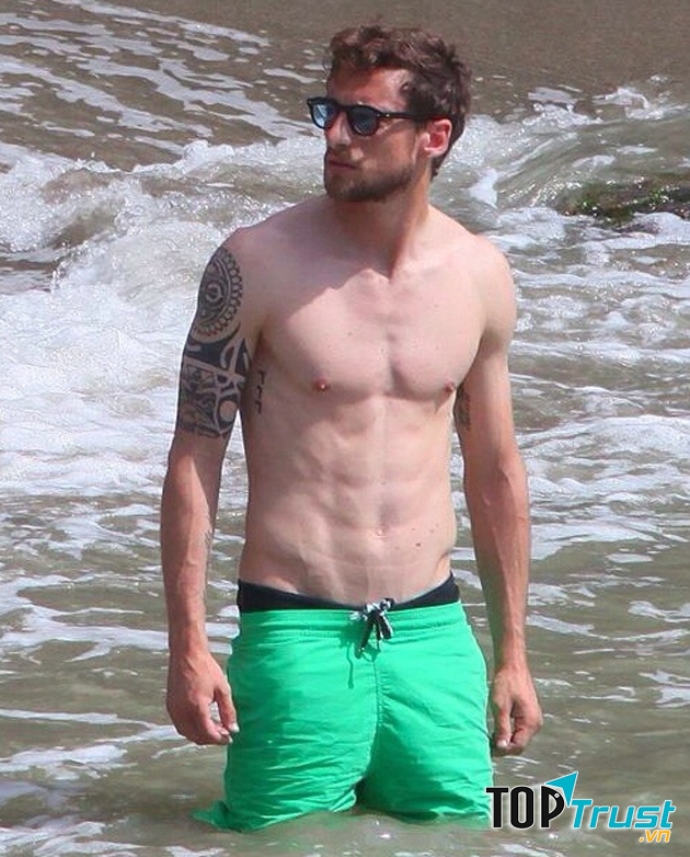 Marchisio có hàm râu quai nón đầy nam tính