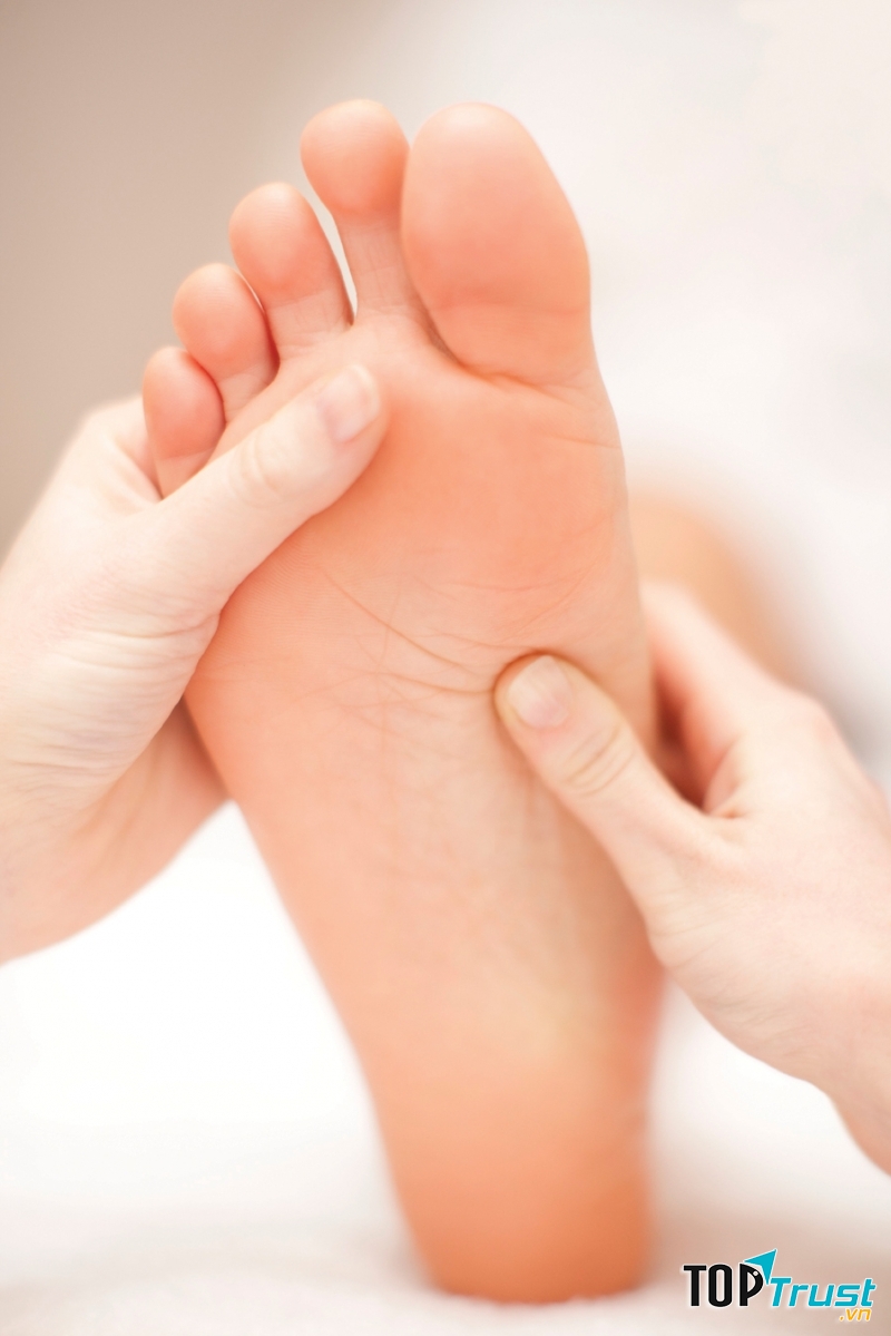 Mát - xa chân cho bà bầu có nhiều tác dụng không tưởng