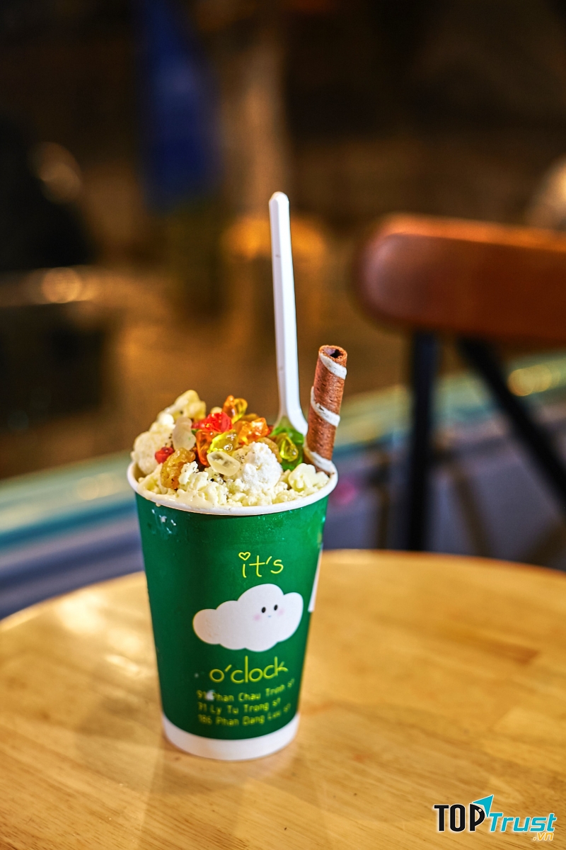 Cloudy Nitrogen Icecream & Drinks