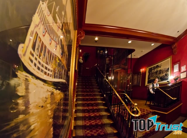 Club 33, Disneyland, Califonia