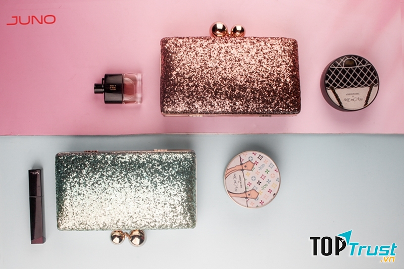 Mẫu túi clutch nổi bật cho tiệc đêm hè.