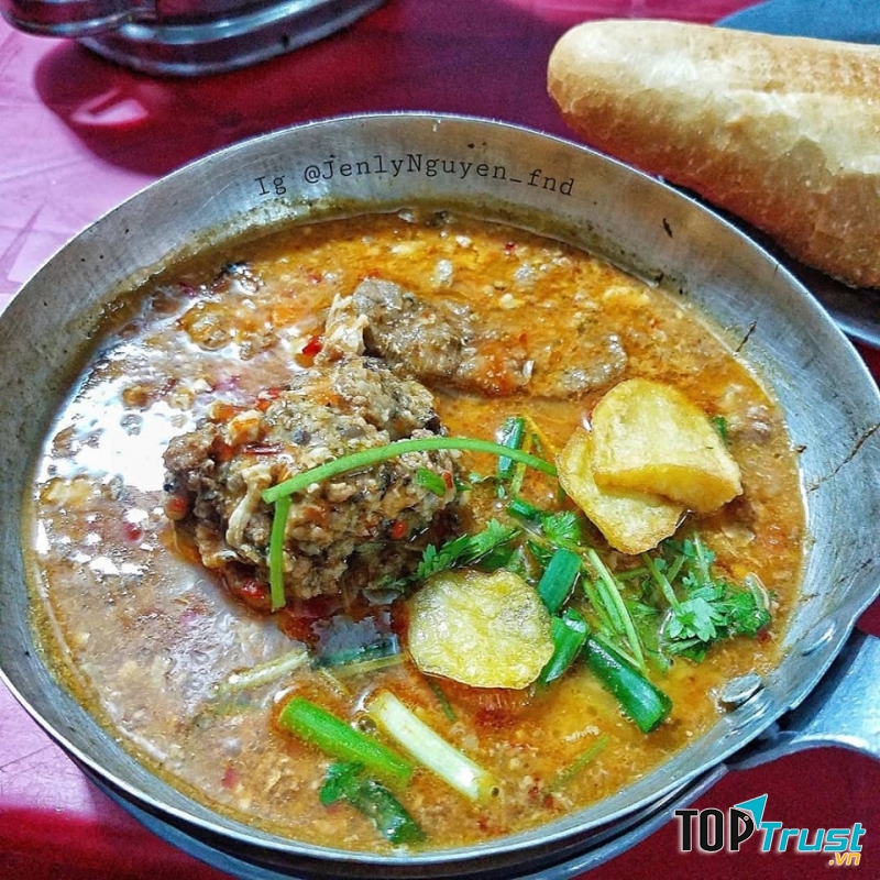 Cô Ba - Bánh Mì Ốp La Chảo