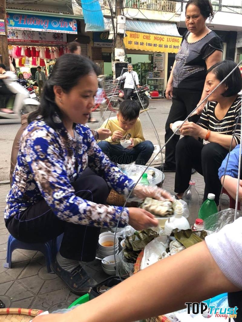 Cô Diệp - Bánh Bèo