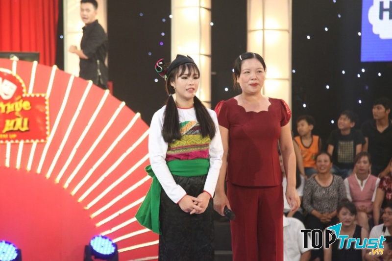 Lâm Oanh và mẹ