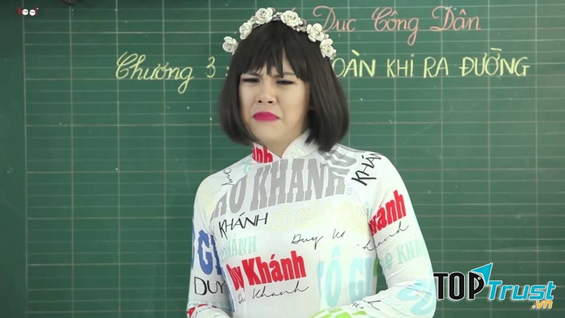 Cô giáo Khánh