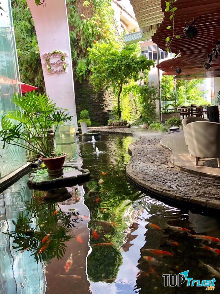 Cỏ May Saigon Cafe