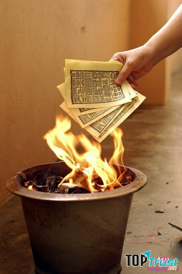 Không nên đốt giấy tiền vàng mã
