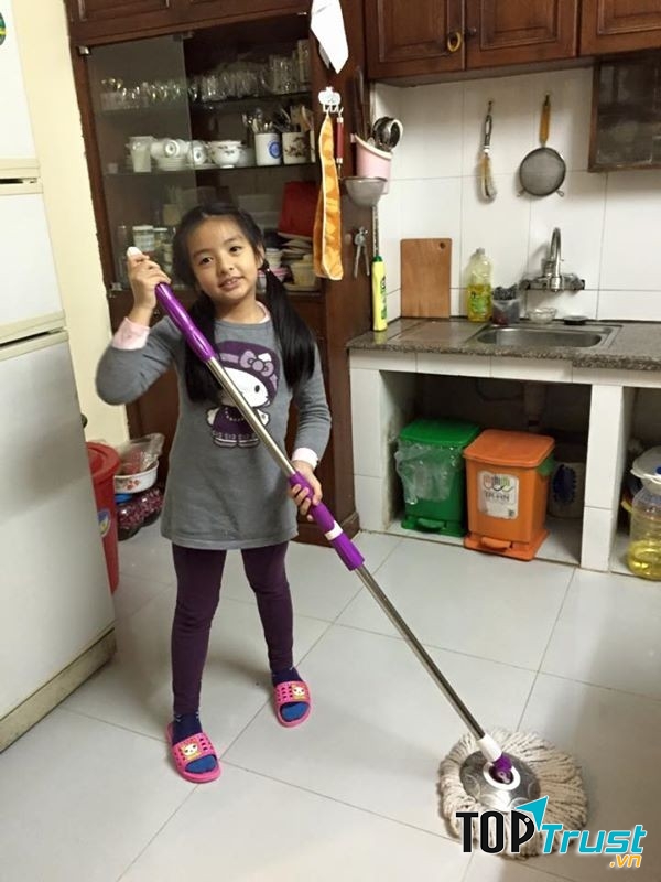 Con gái là phụ tá đắc lực cho mẹ