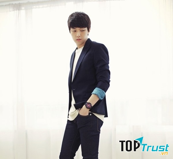 Mặc blazer độ dài trên hông nhìn cao và trẻ trung hơn