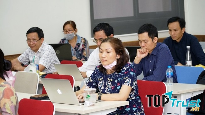 Cơ sở giáo dục cần có sự quan tâm, giúp đỡ giáo viên